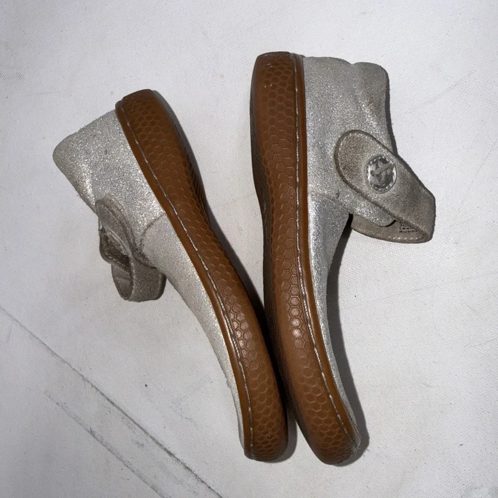 Livie & Luca Pio Silver Bird Appliqué Leather Adjustable Mary Jane Shoes Size 9